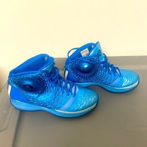 D Rose Sneakers